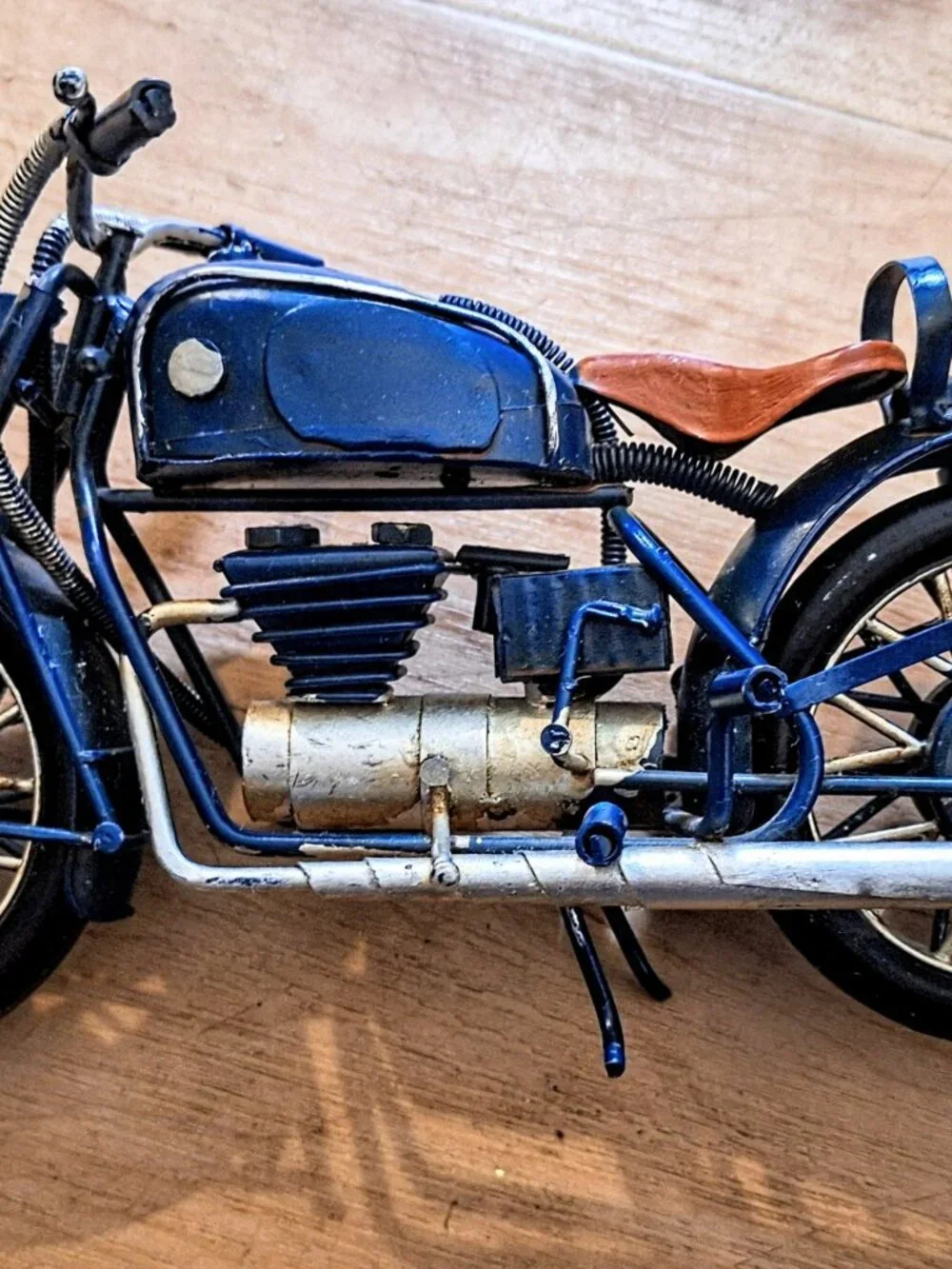 Handcrafted Vintage-Style Decorative Blue Metal 10″ Motorcycle Decor EUC